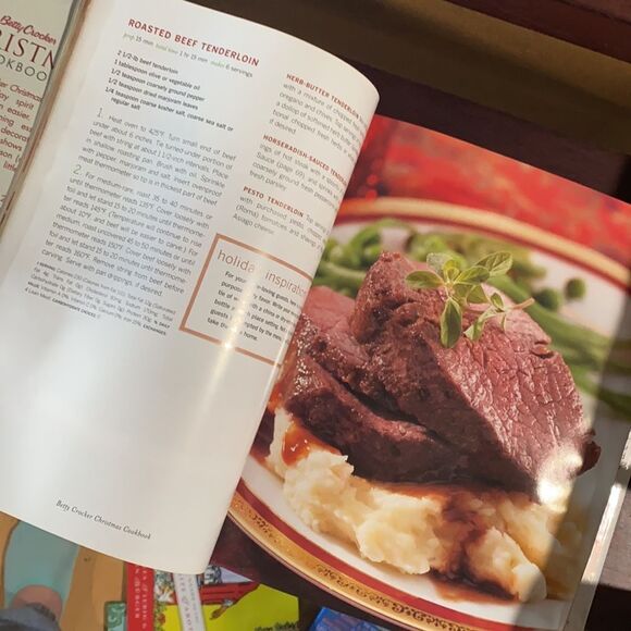 Betty Crocker's Christmas Cookbook Hard Cover Vintage Holiday Book - Picture 3 of 3